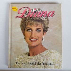 The Queen of England Princess Diana: The Story Behind Her Private Life Hardcover